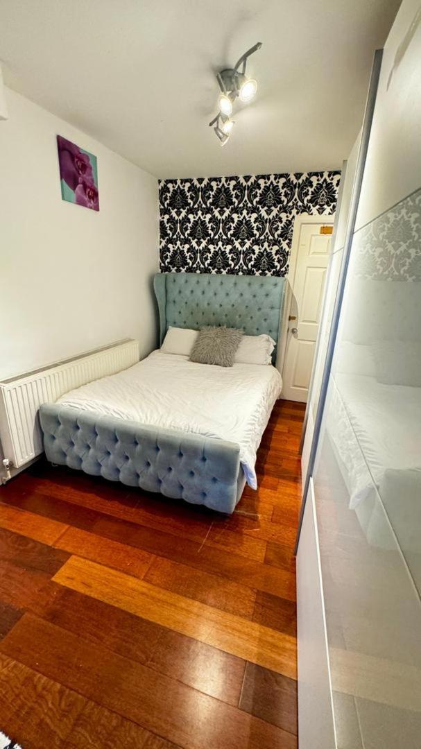 Eastbury Road Home Watford  Exteriér fotografie