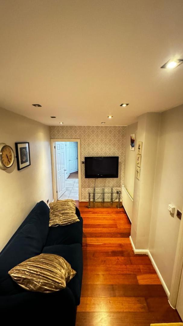 Eastbury Road Home Watford  Exteriér fotografie